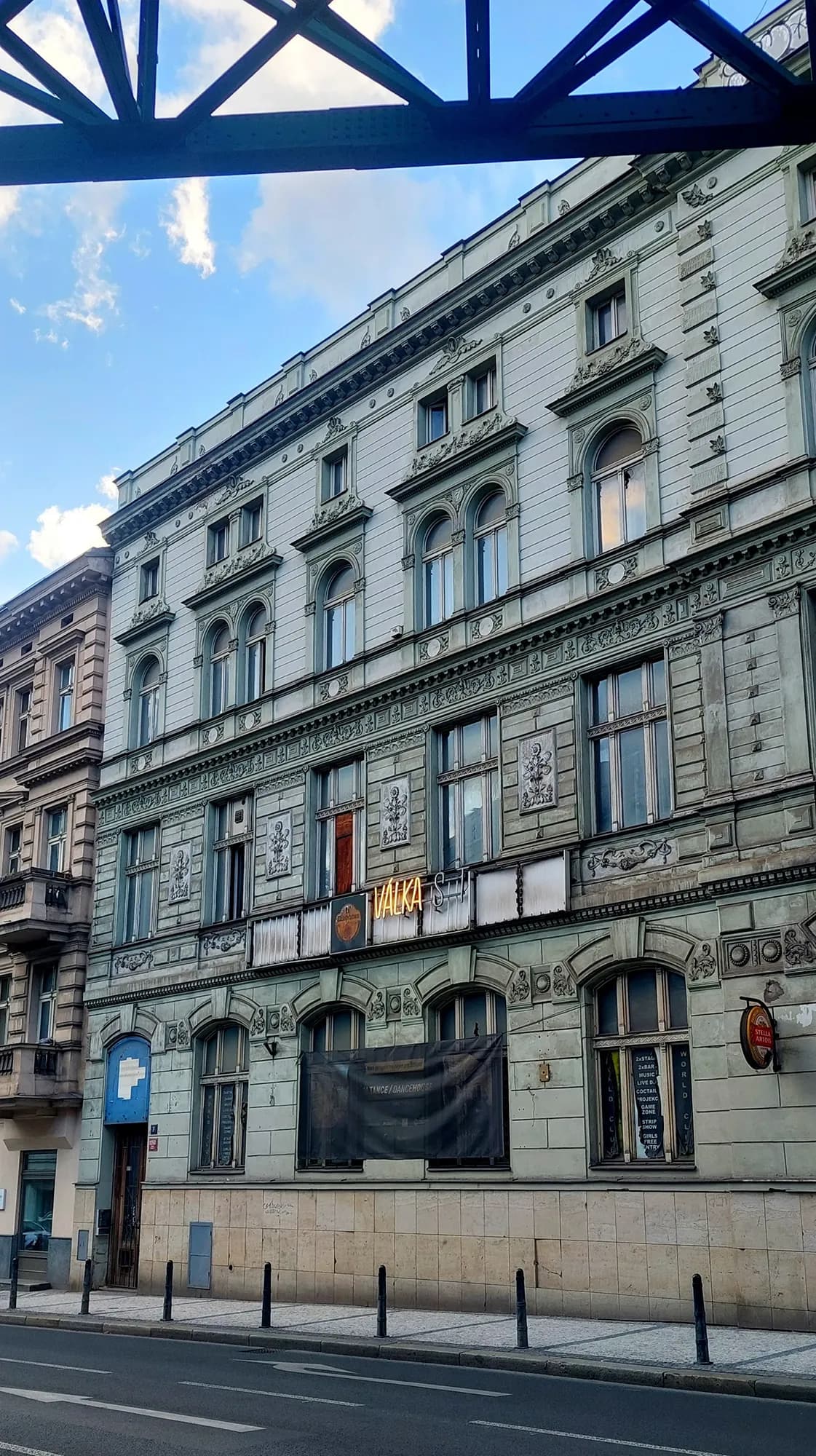 Válka/Vlast