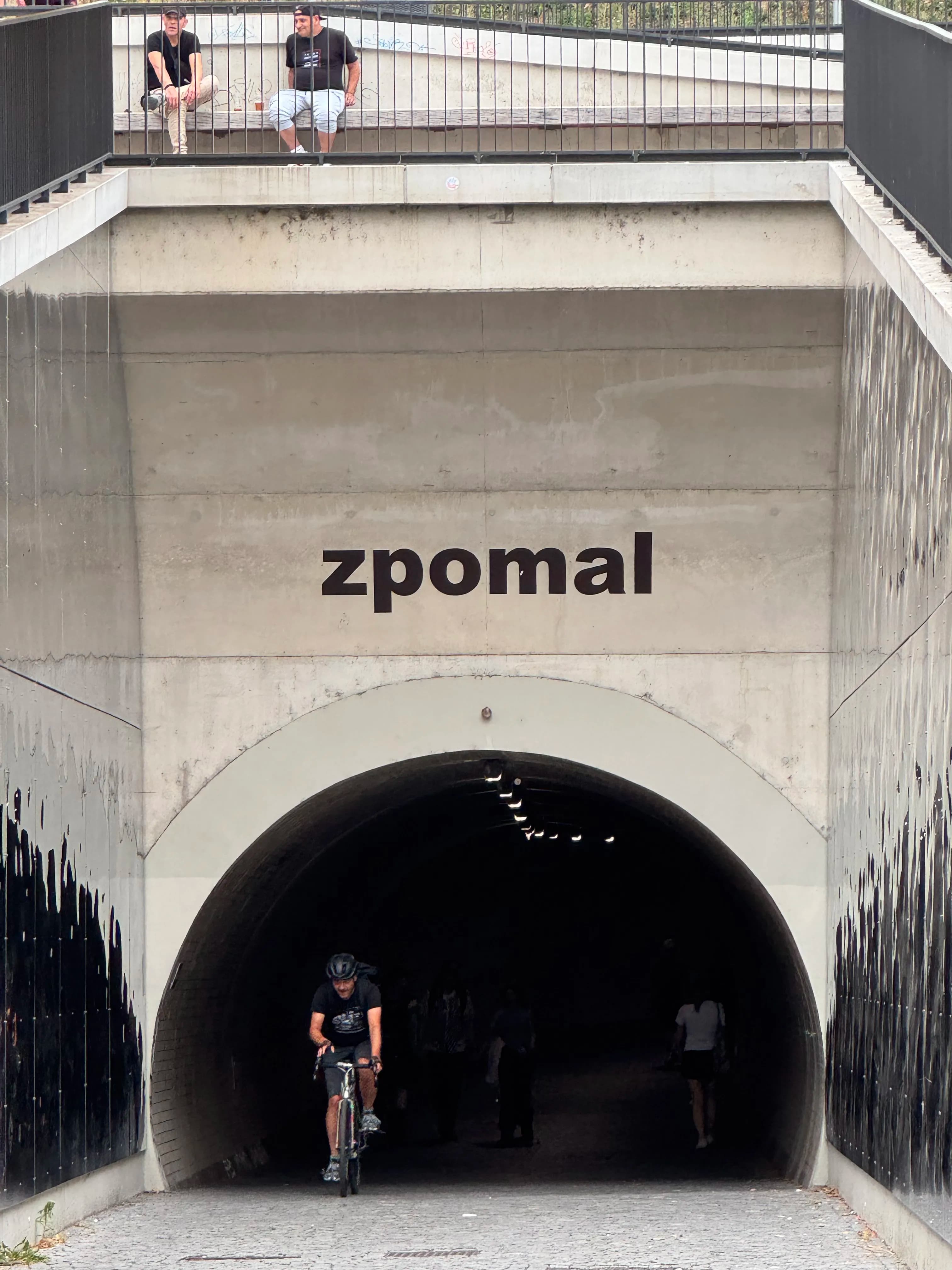 Zpomal